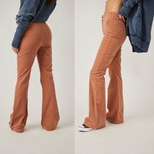 Free People Women's We The Free Jayde Flare Apricot Brandy Jeans Sz 31